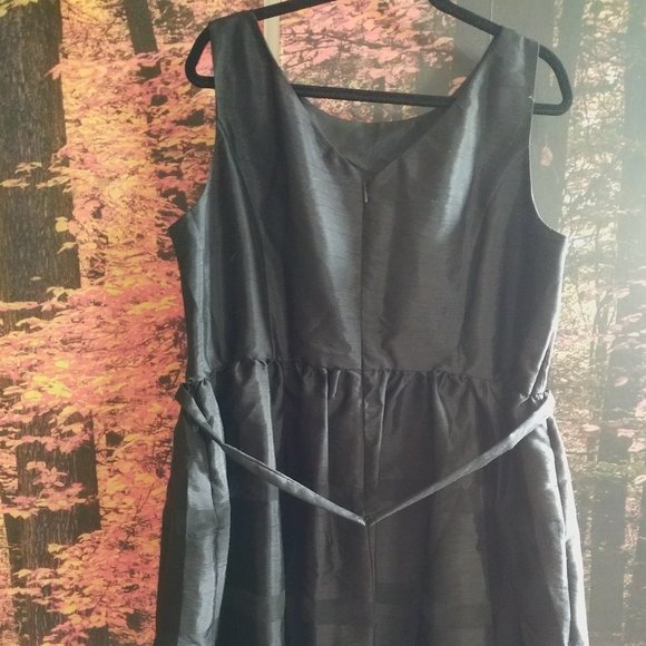 classy little black dress 20w - Picture 4 of 6